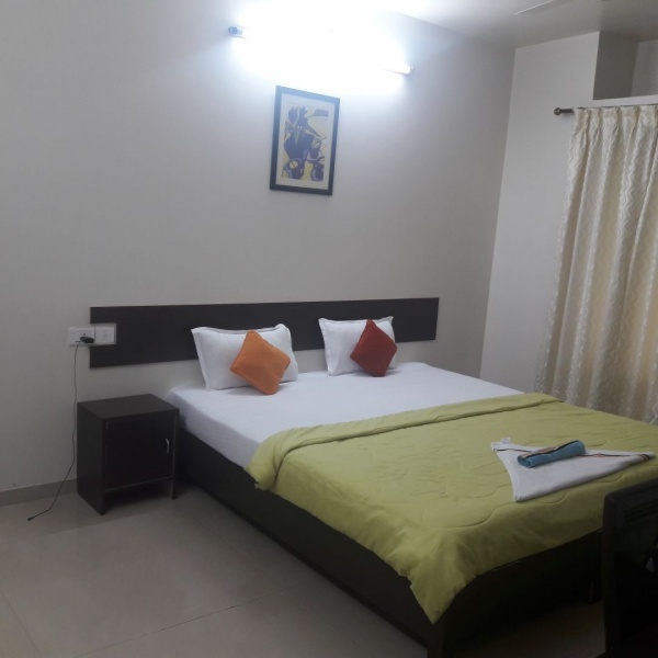 1,2,3 bhk serviced apartment near Viviana Mall Pokhran rd.-Short stay flat near Viviana mall